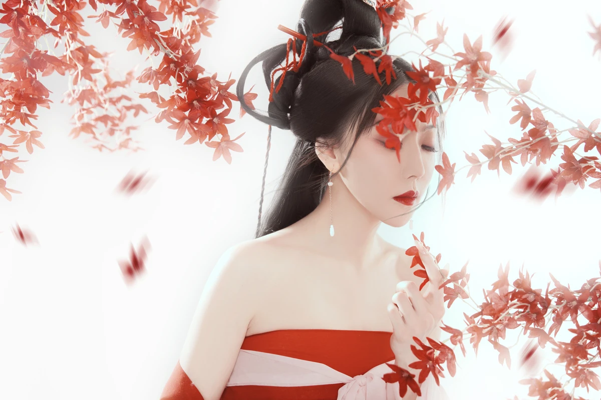 [YITUYU] 2022.12.21 Vol.2724 – Maple leaves are red Olaf#[22P]-15