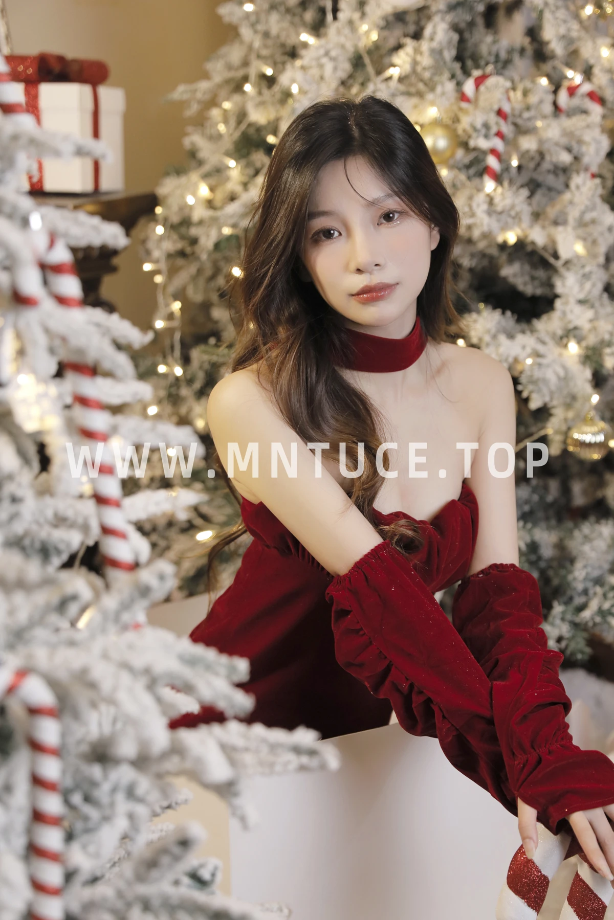 [YITUYU] 2022.12.26 Vol.2765 – Christmas Gift peach fish#[23P]-23